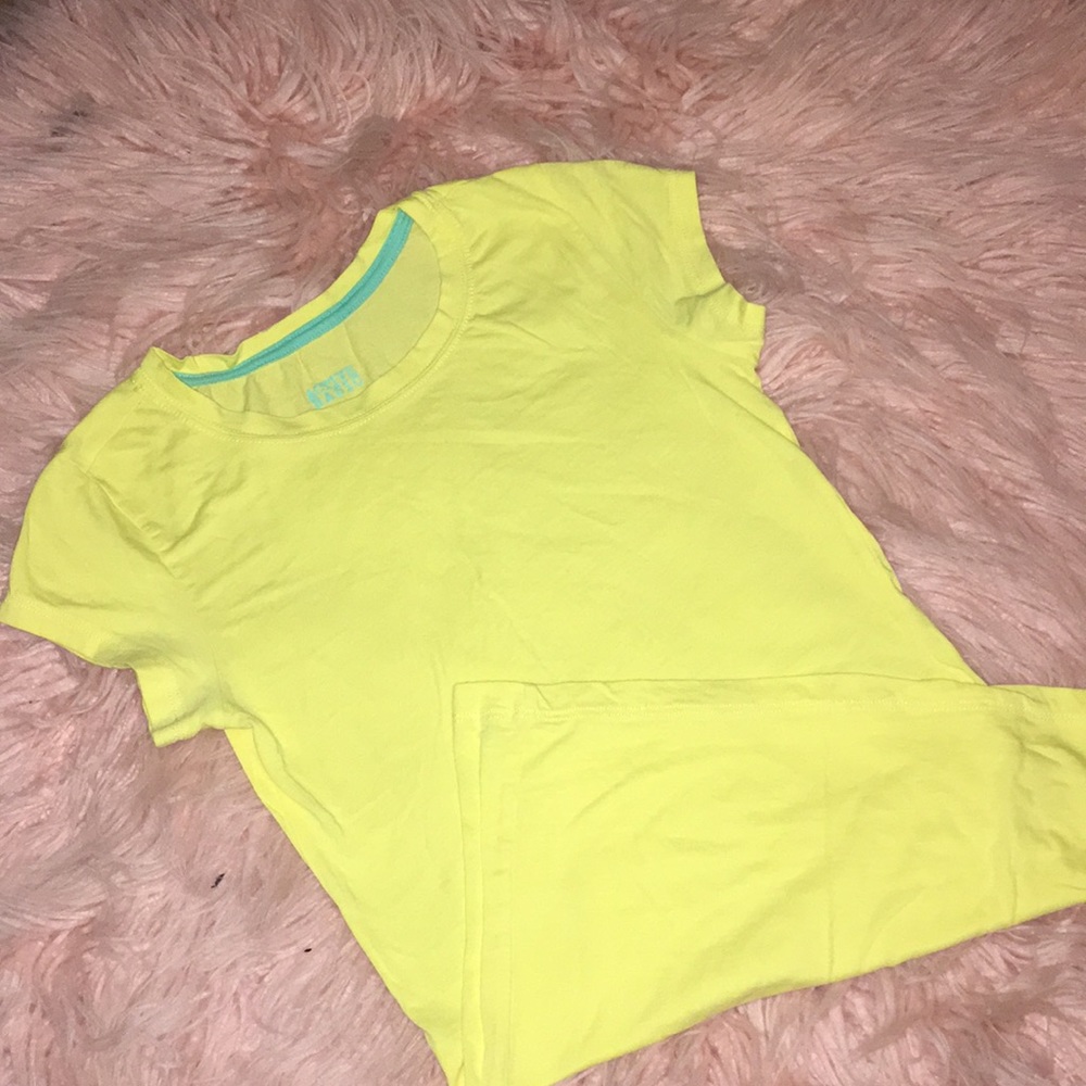 Basic yellow short sleeve tee